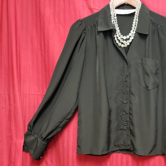 🍁Spring/Summer Black Long Sleeve Silky Feel Blouse. - Picture 7 of 11